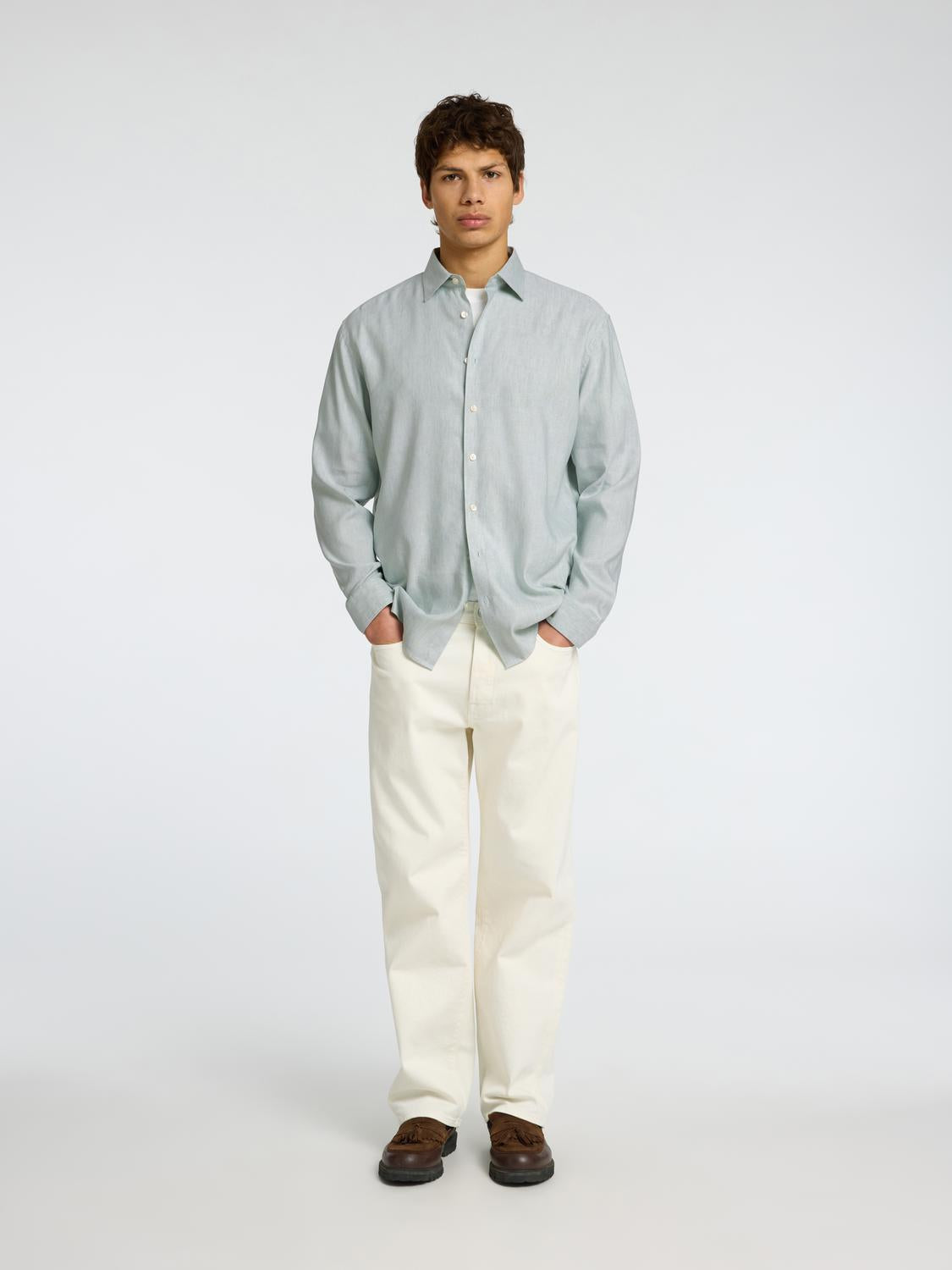 model_shot-front_full